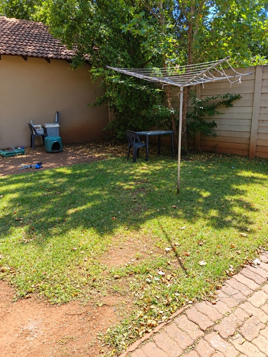 To Let 2 Bedroom Property for Rent in Melodie North West